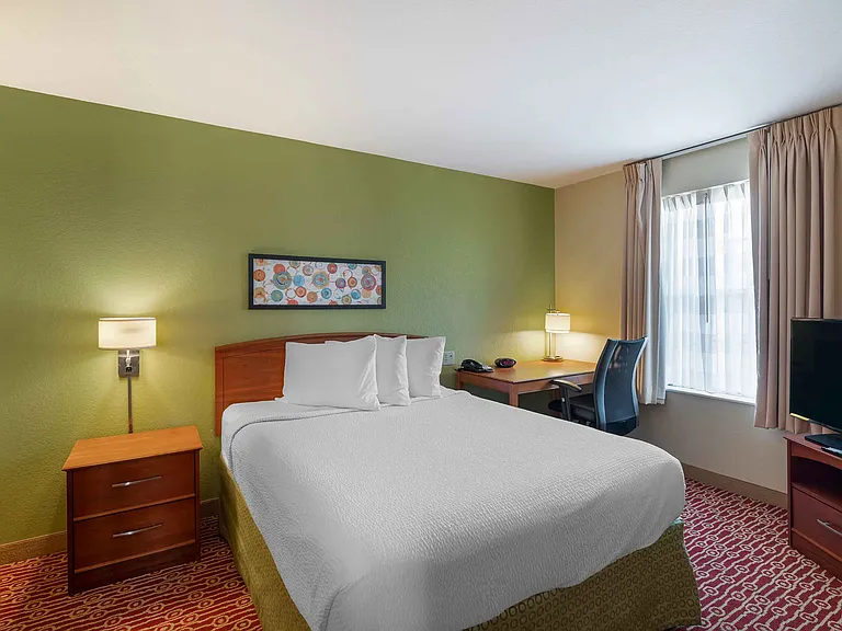 2 Bedroom Suite - 2 Queen Beds