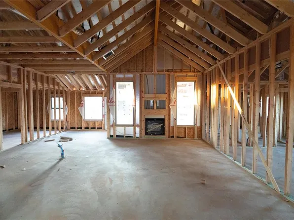 3313 Broadmoore Dr, Moore, OK 73160