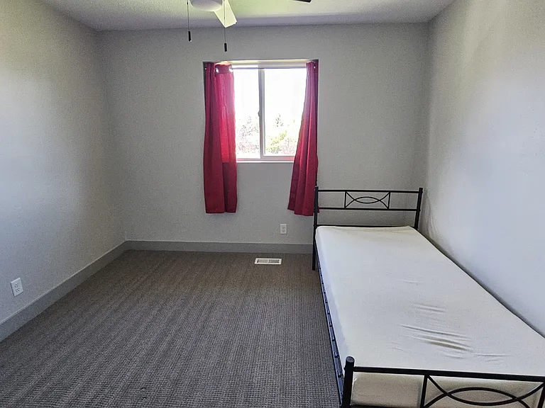227 E 200 N #PRIVATE ROOMS AVAILA — Photo 4