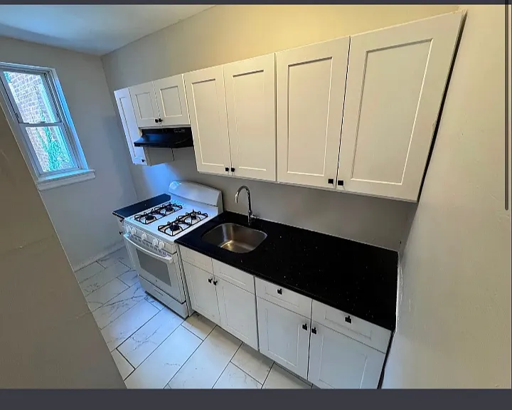361 Sanford Ave #4B — Photo 1