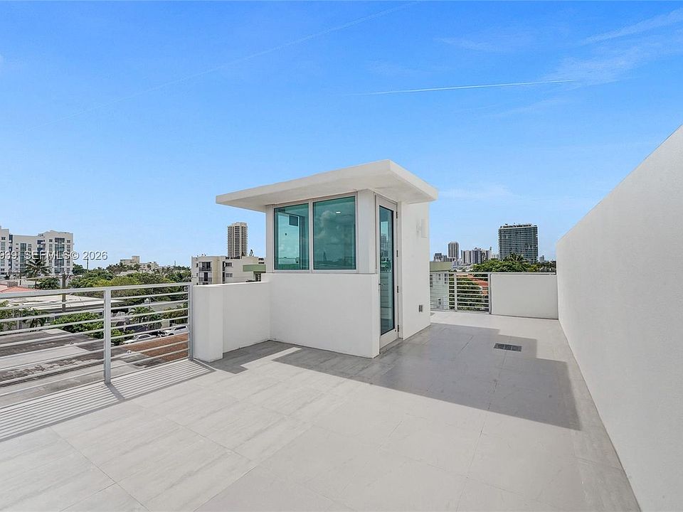 2nd image of 7645 Carlyle Ave #5