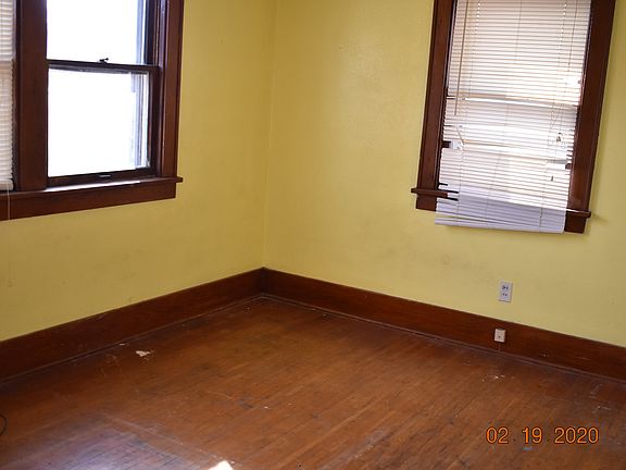 5th image of 254 Keil Ave