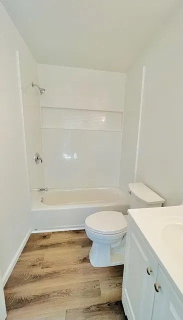 1222 Holly Street - 3 — Photo 2
