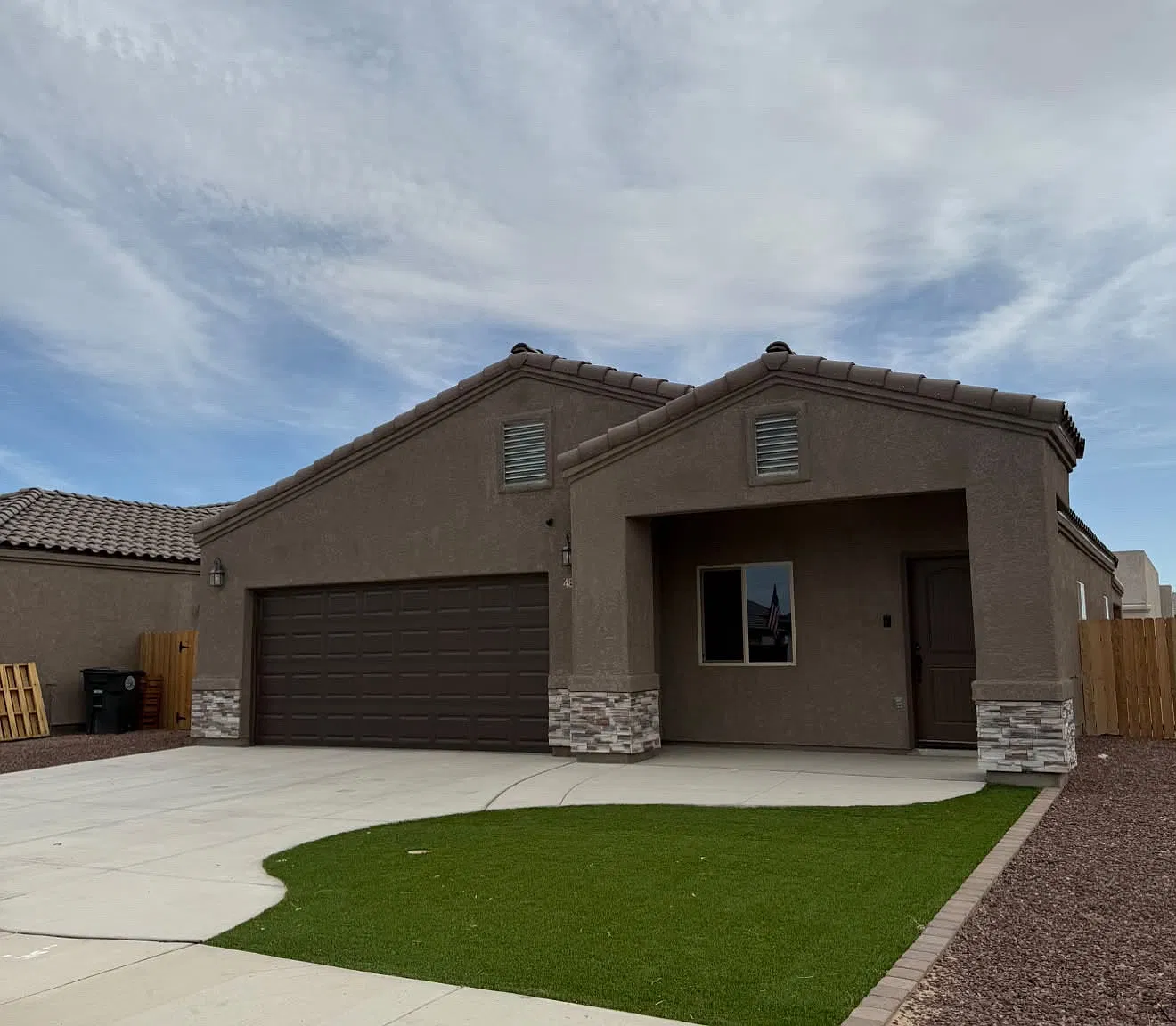 3 bed, 1205 sqft, $1,600 — Photo 1