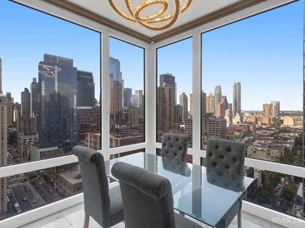 247 West 46th Street image 2 of 11