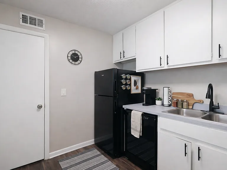 Hampton Hall | Comfort, Convenience, & Community All In One — Photo 366