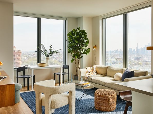 615 Pavonia Ave APT 2401
