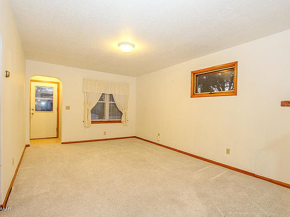 5th image of 709 5th Ave E