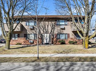 131-141 Maple Ave S, Slinger, WI 53086