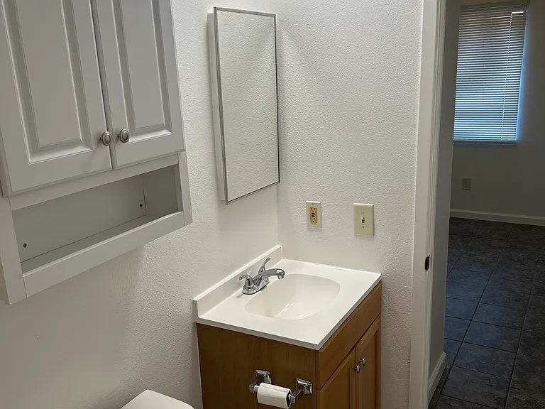 208 N H St #3 — Photo 9