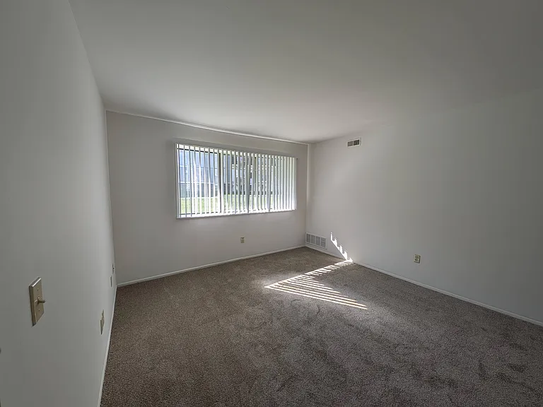 Charter Oaks Apartments — Photo 186