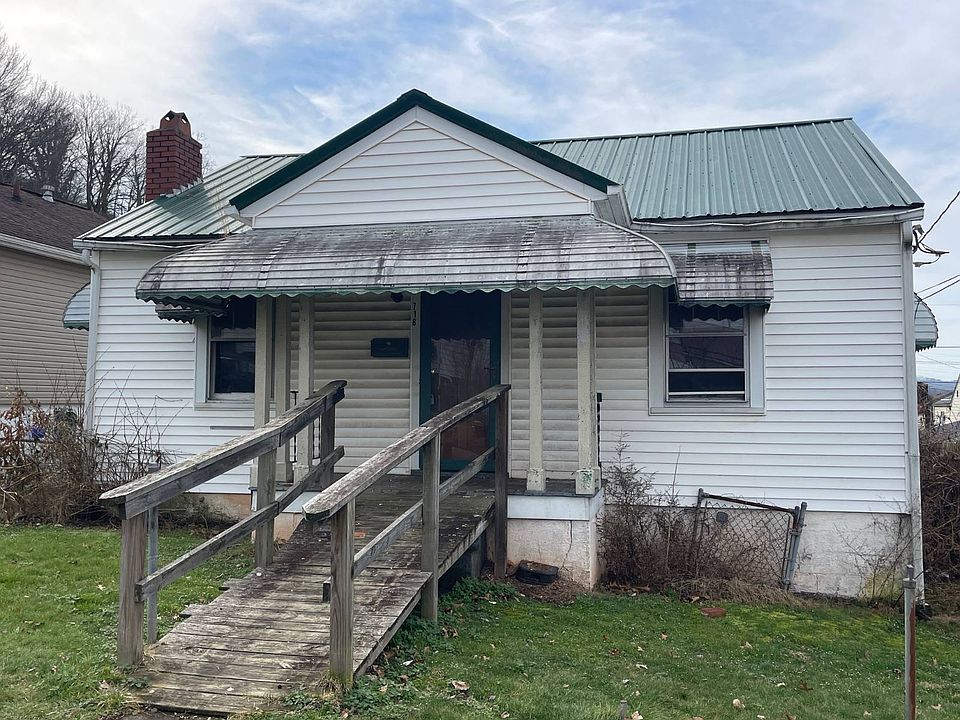 1st image of 718 7th St