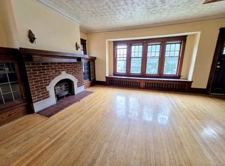 2960 N Maryland Ave #2962, Milwaukee, WI 53211