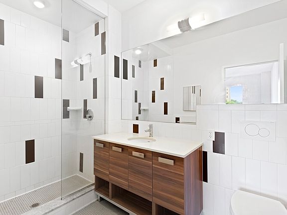 4th image of 22 Caton Pl APT 3G