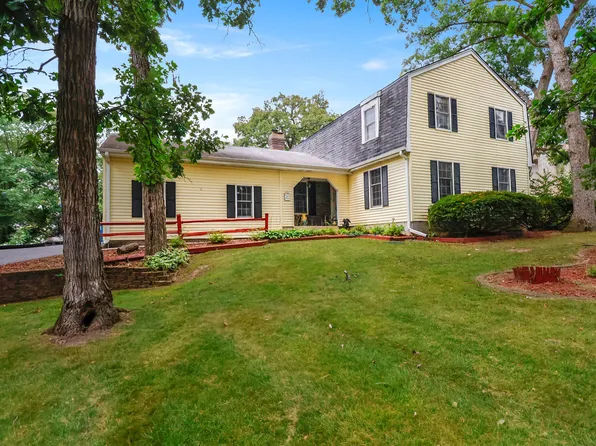 8670 Howard St, Saint John, IN 46373