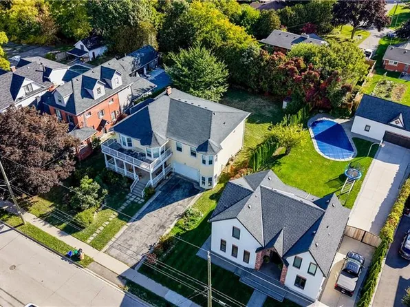 7 Robinson St S, Grimsby, ON L3M 3C5