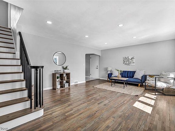 4th image of 1336 W 38th St