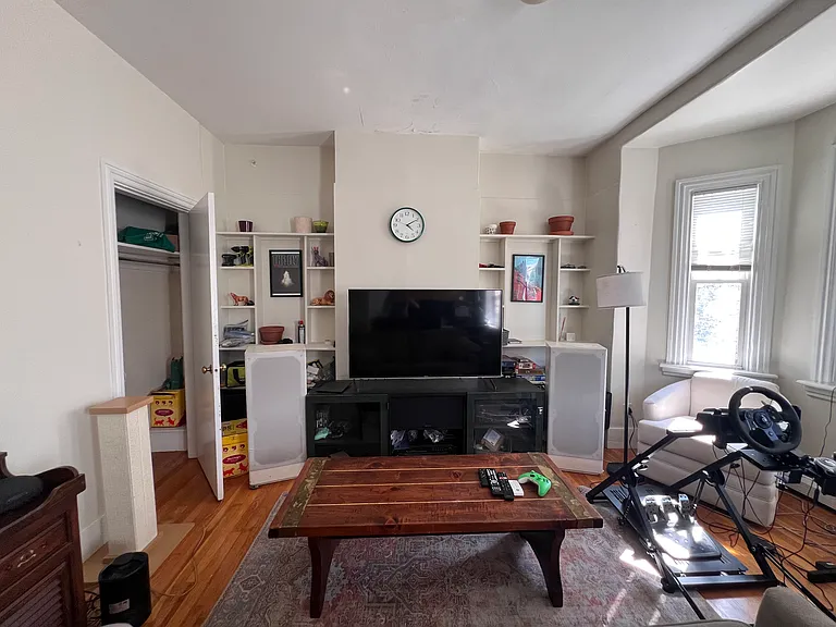 45 Florence St #3A — Photo 10