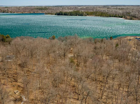 2 Templer Point Dr NW, Walker, MN 56484