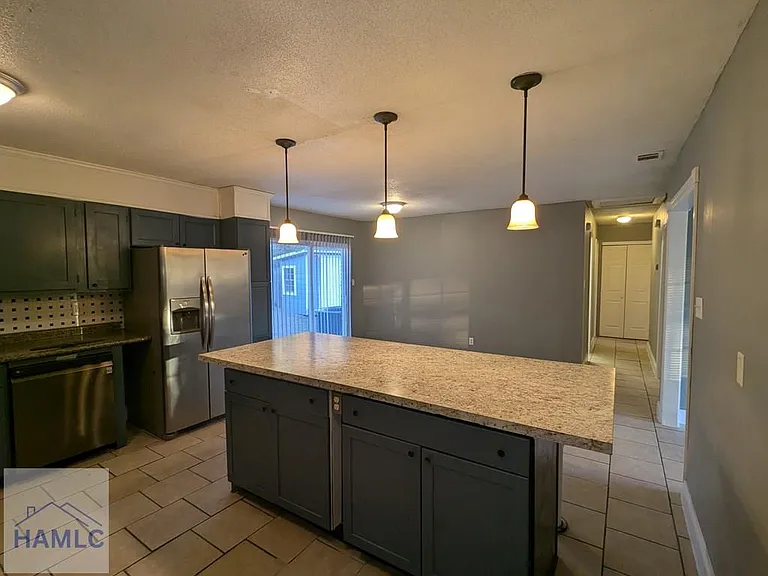 599 Olive St — Photo 3