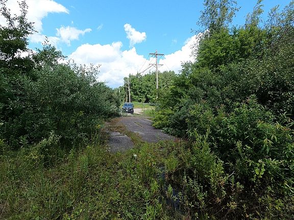 3rd image of 12 Mill St