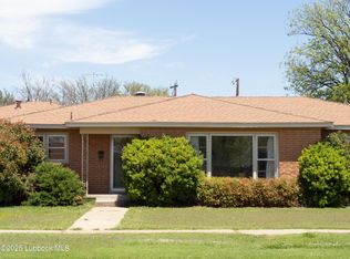 824 W Tennessee St, Floydada, TX 79235