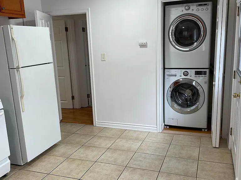 1445 Echo Park Ave — Photo 4