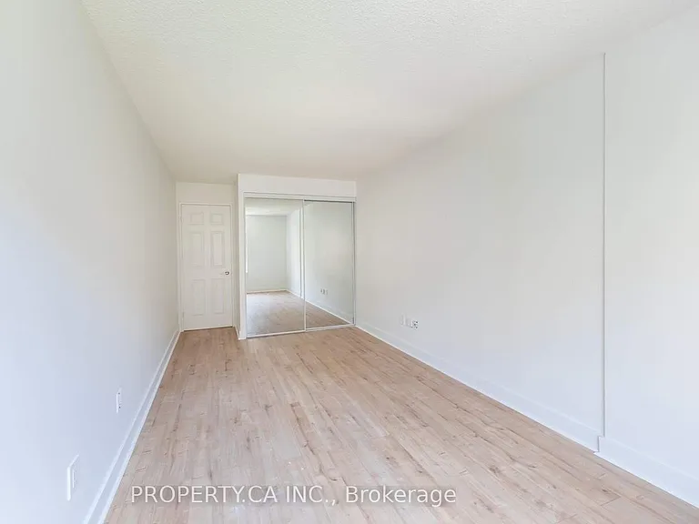 280 Simcoe St #705A — Photo 26