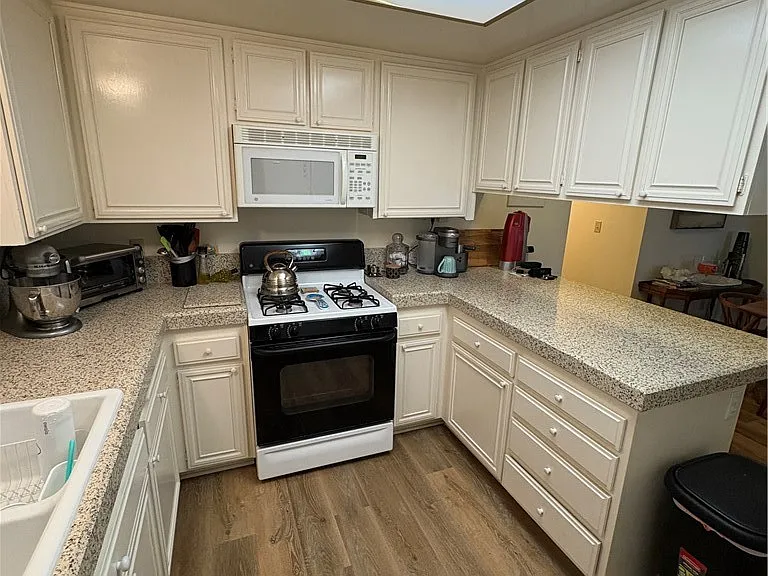 206 Fernleaf Ave #A — Photo 10