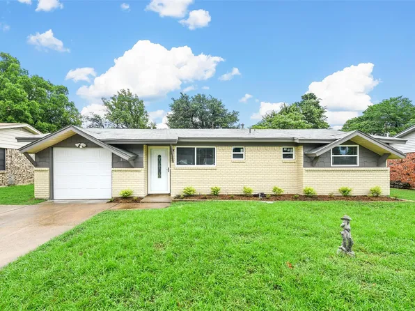 816 Dee Ln, Bedford, TX 76022