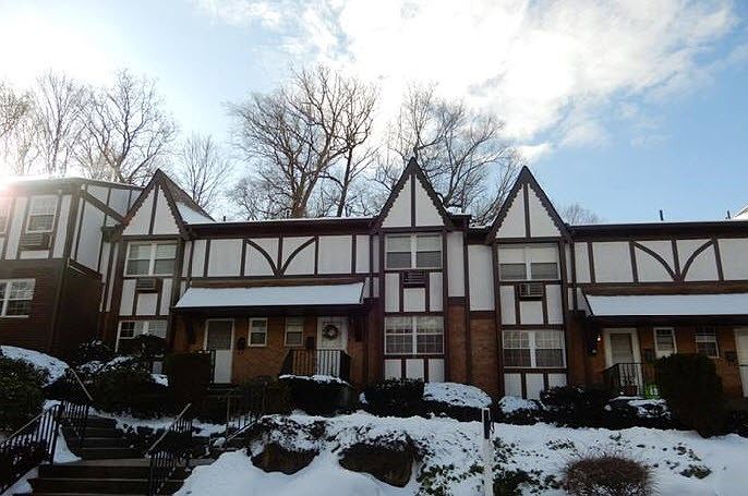 1st image of 83 Parkside Dr