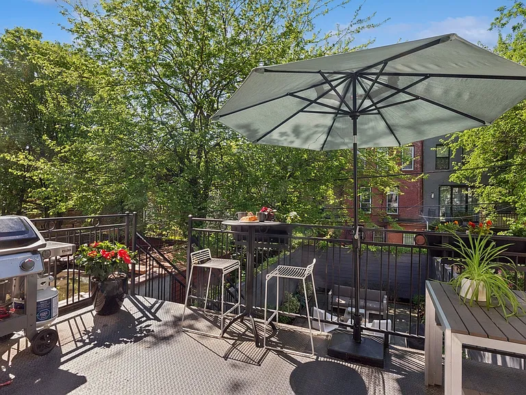938 Putnam Ave #2 — Photo 13