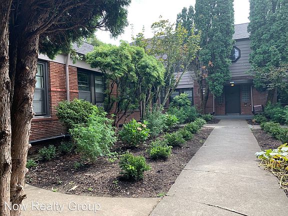 2nd image of 2300 NE Halsey St #8