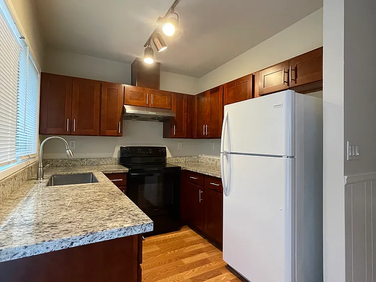 14212 SE 37th St — Photo 4