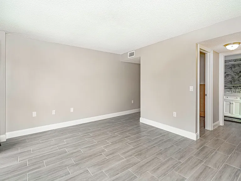 4910 38th Way S #111 — Photo 24