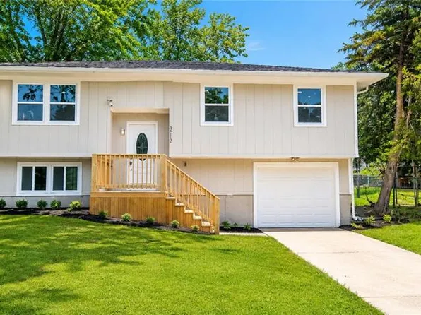 312 W Martin St, Edgerton, KS 66021