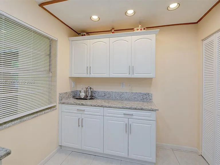 9039 NW 21st Ct — Photo 16
