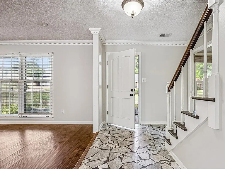 2232 Burfordi Ln — Photo 10