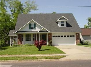 621 E Cherokee St, Springfield, MO 65807