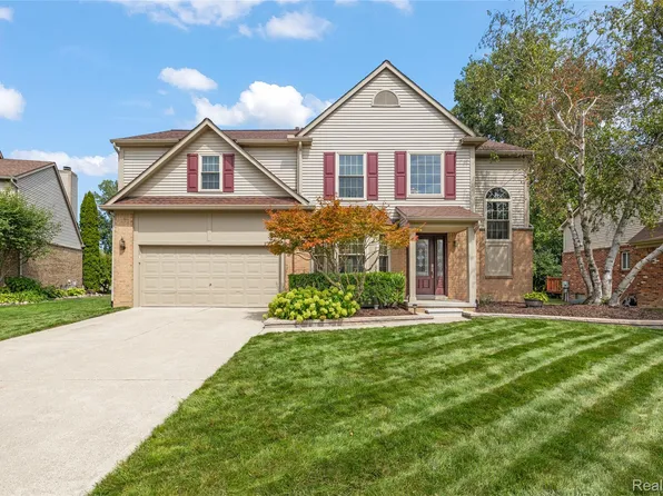 384 Stonehenge Dr, Canton, MI 48188