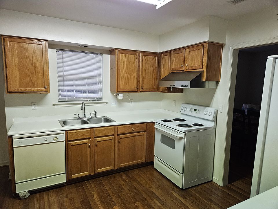 1st image of 3912 Trickling Brook Dr