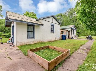 613 E University St, Siloam Springs, AR 72761