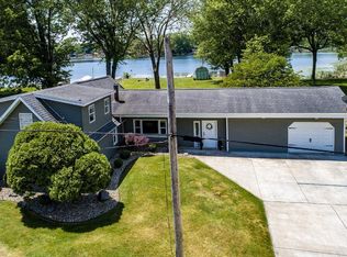 22926 Lake Shore Dr, Elkhart, IN 46514