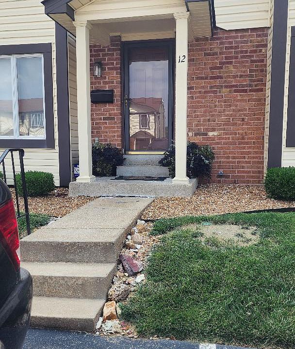 1st image of 12 New Hope Ct