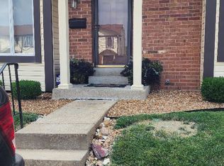 12 New Hope Ct, Florissant, MO 63033
