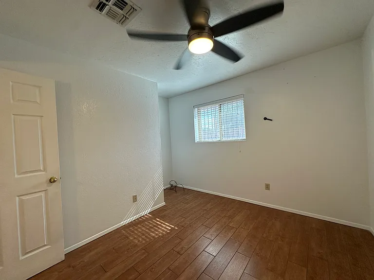 3209 S Capri Cir — Photo 30