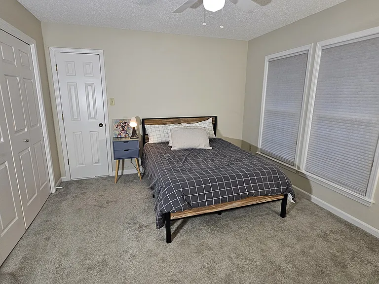 516 S Yates Rd — Photo 37