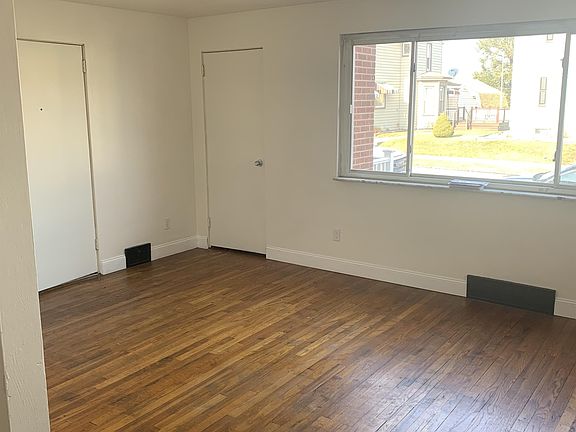 5th image of 524 Chestnut St APT 1