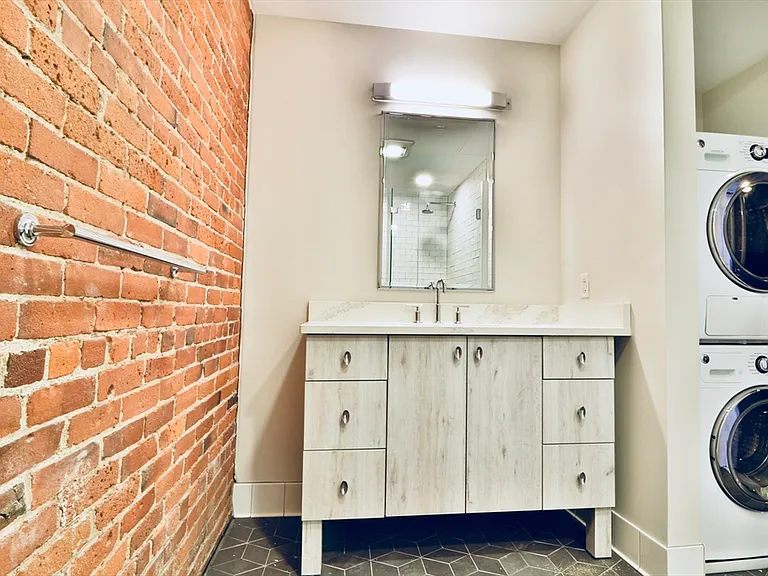 63 Melcher St #201 — Photo 4