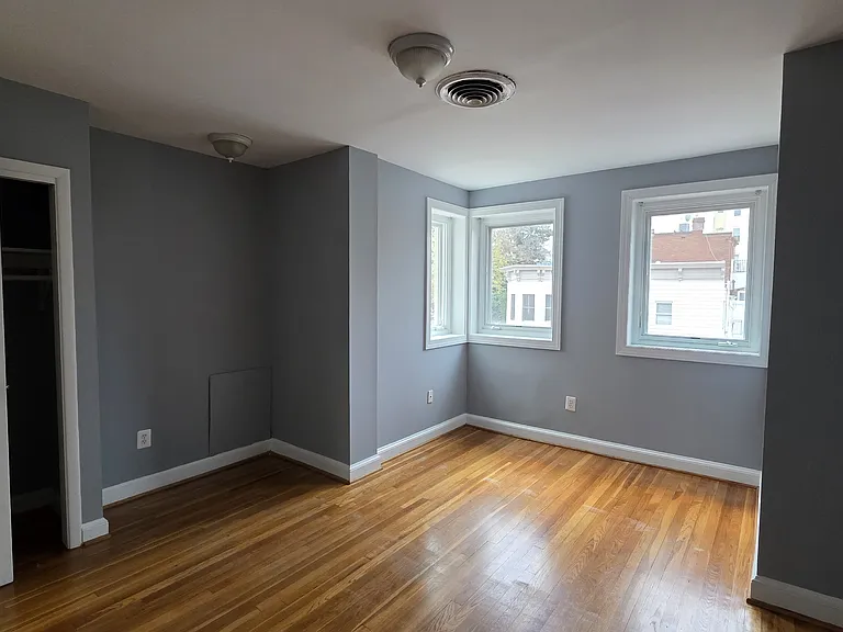 5 4th St NE #1 — Photo 14